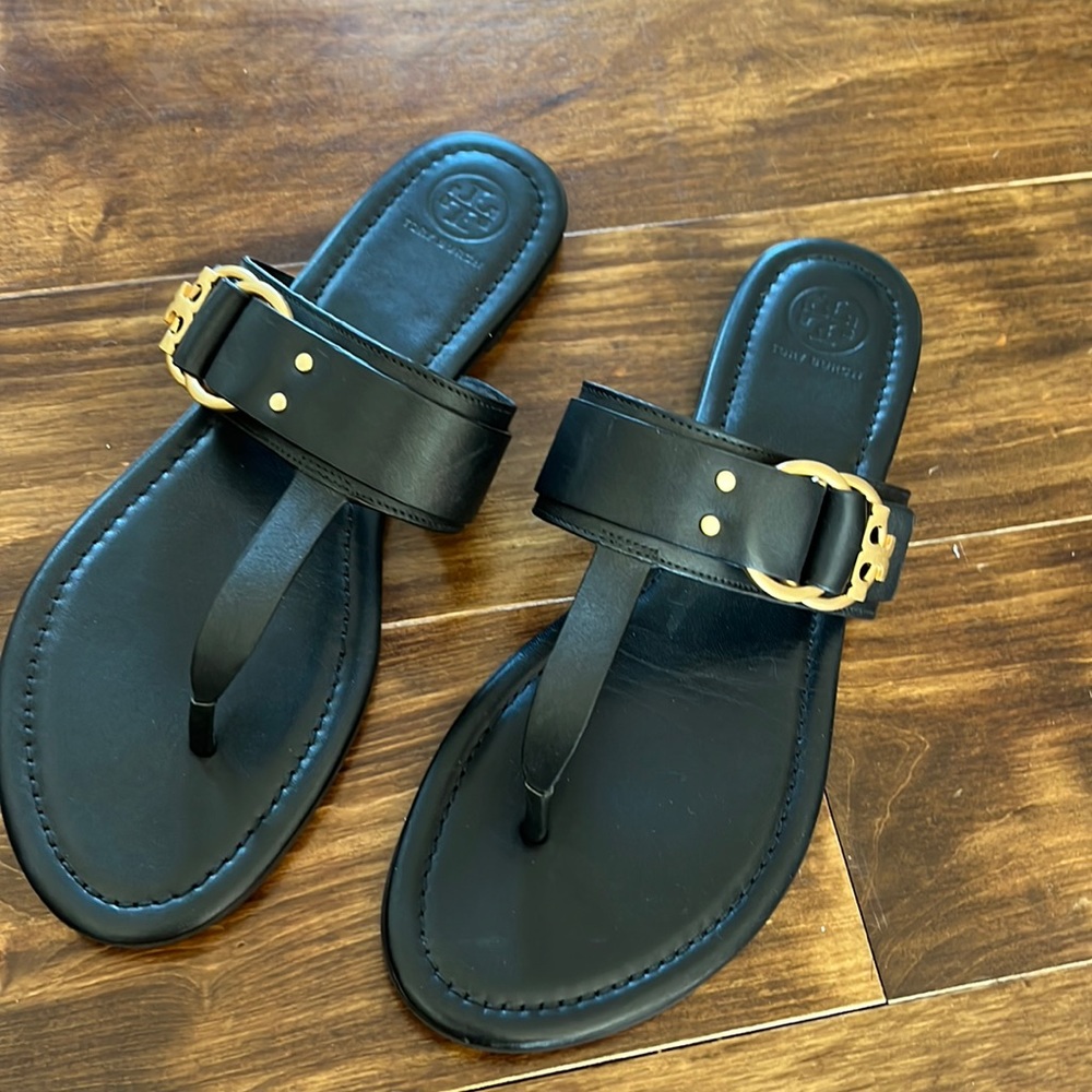 NEW! Tory Burch black thong sandals 10